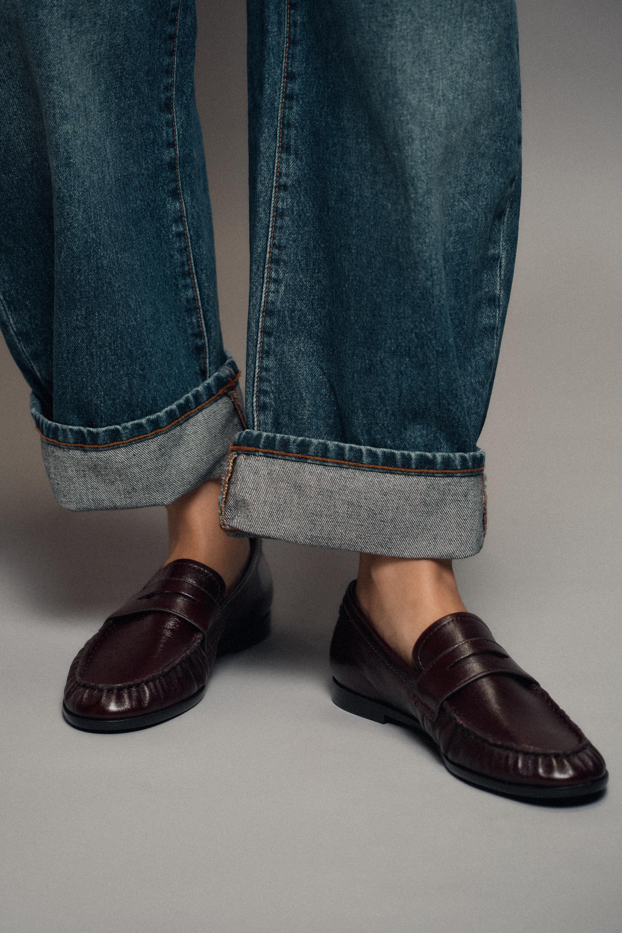LEATHER LOAFERS
