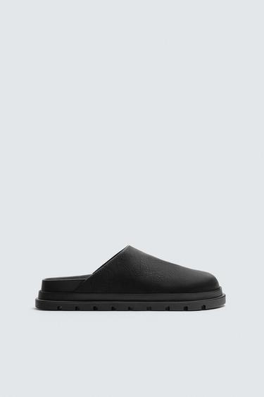 CLOG MIT VOLUMEN - Schwarz von Zara