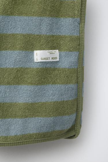 ENSEMBLE T-SHIRT ET BERMUDA À RAYURES EFFET ÉPONGE - divers de Zara - Image 7