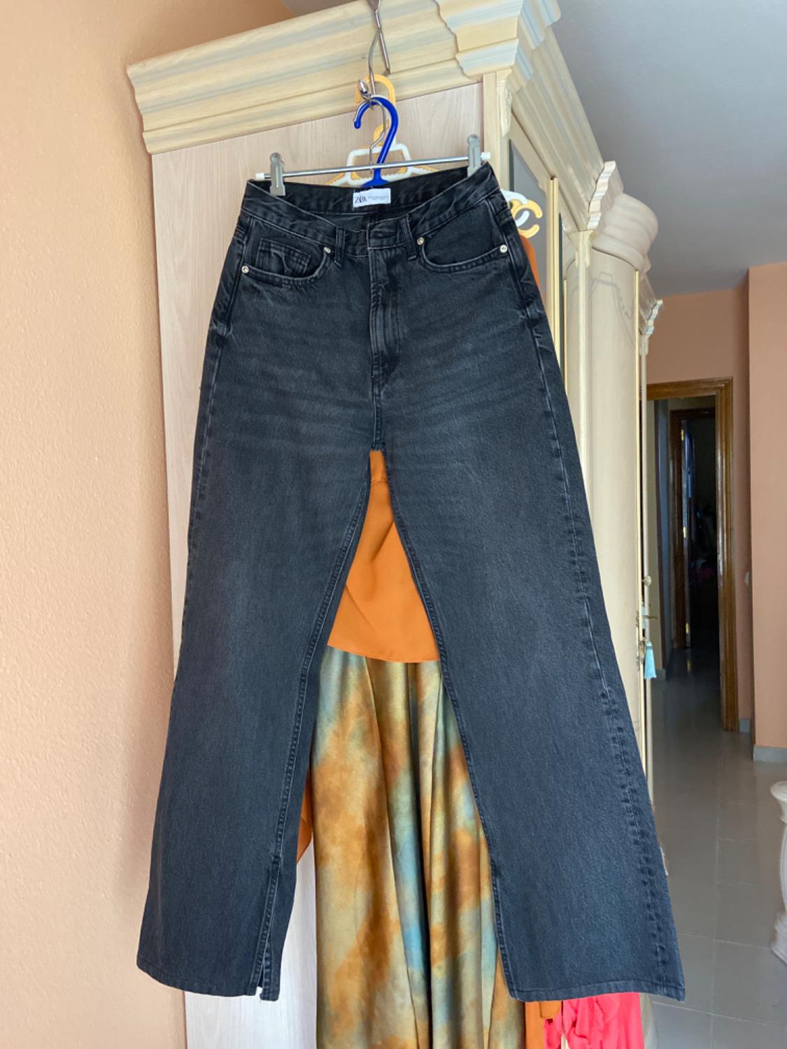 SPLIT WIDE-LEG JEANS