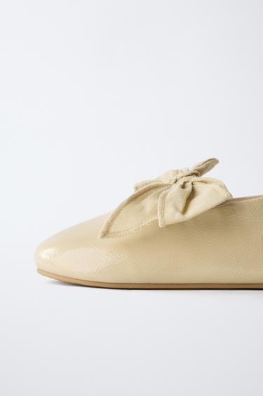 BALLERINES À NŒUD - Blanc écru de Zara - Image 3