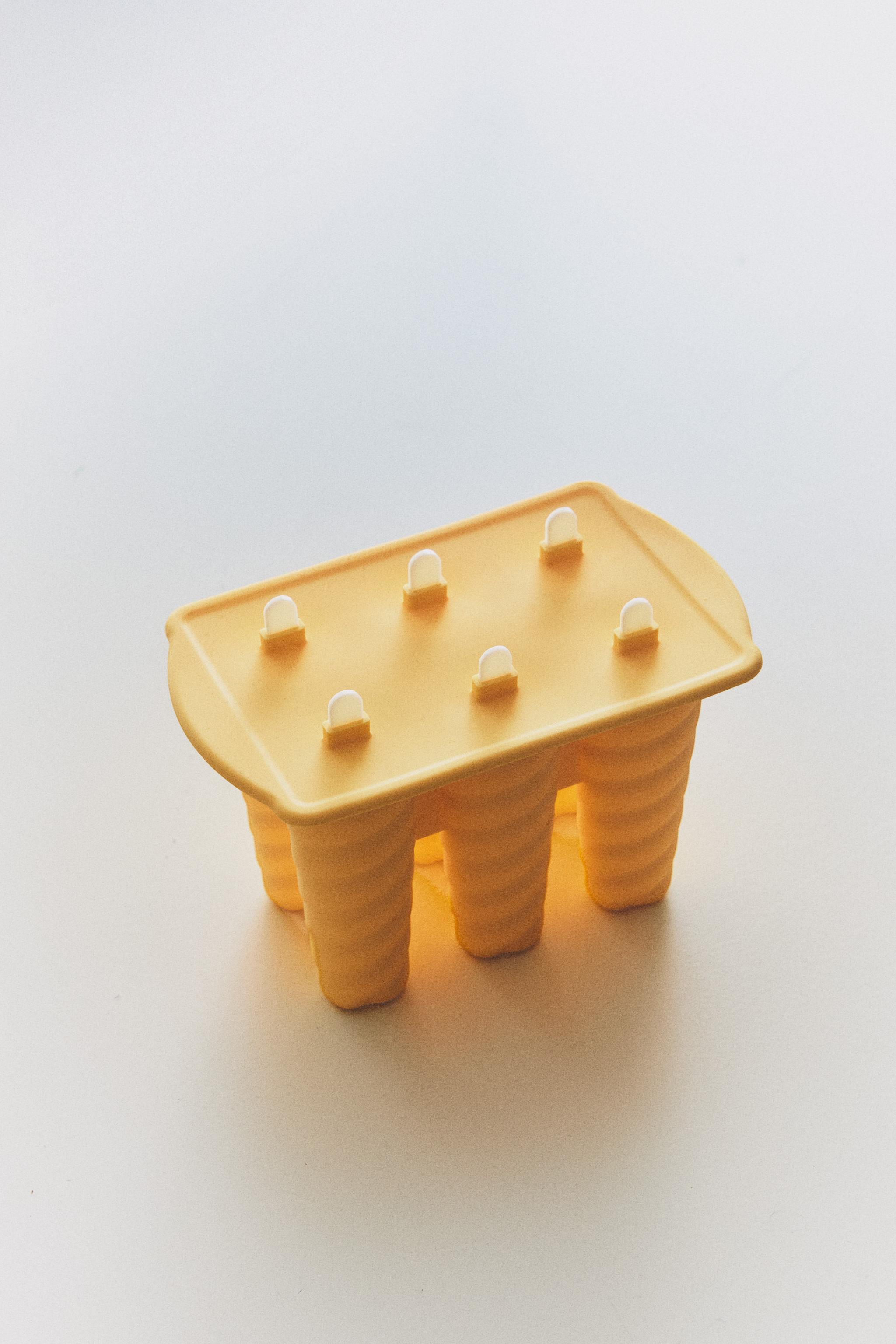 6-POPSICLE SILICONE MOLD — Pastel yellow
