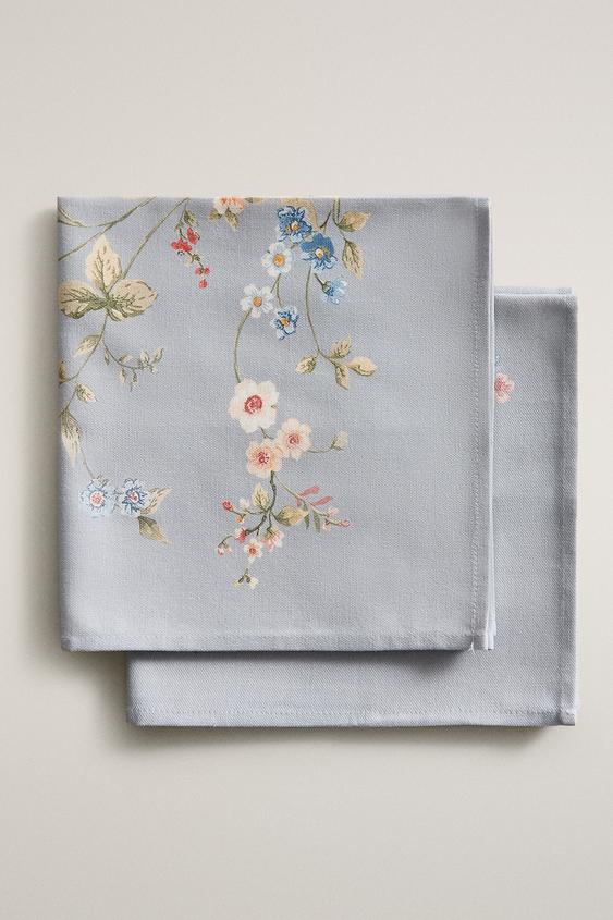 CONJUNTO DE GUARDANAPOS COM ESTAMPA DE FLOR PEQUENA (CONJUNTO DE 2) - Azul da Zara - Imagem 0
