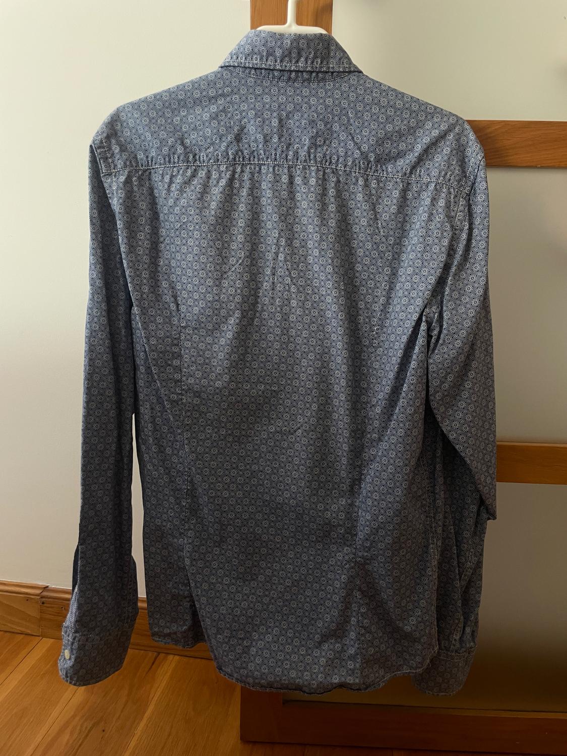 CAMISA ESTAMPADA EN TONO AZUL GRISACEO - Image 5