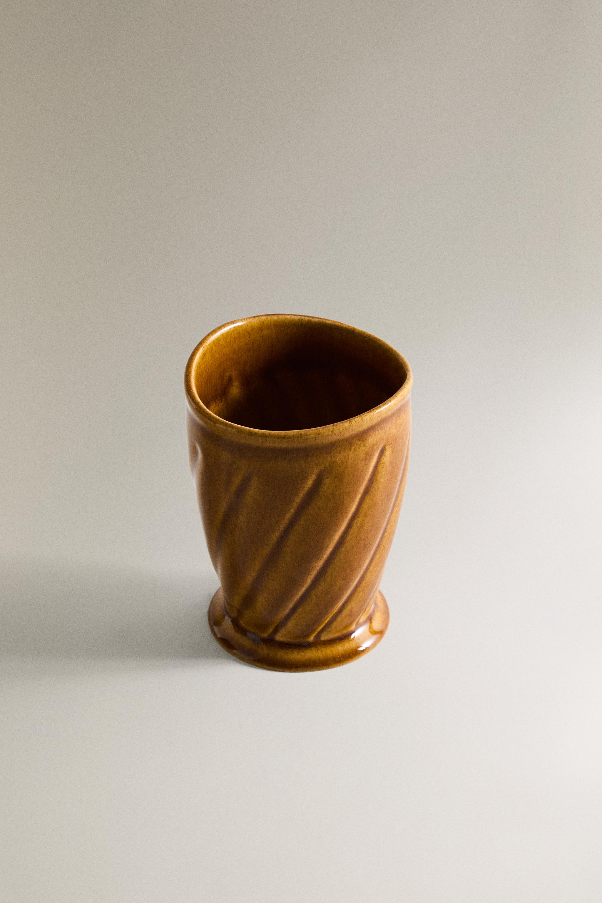 MUSTARD RAISED TOOTHBRUSH HOLDER