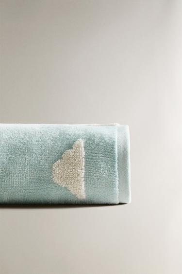 CLOUDS CHILDREN'S VELOUR BATH TOWEL - Light blue by Zara - Image 2