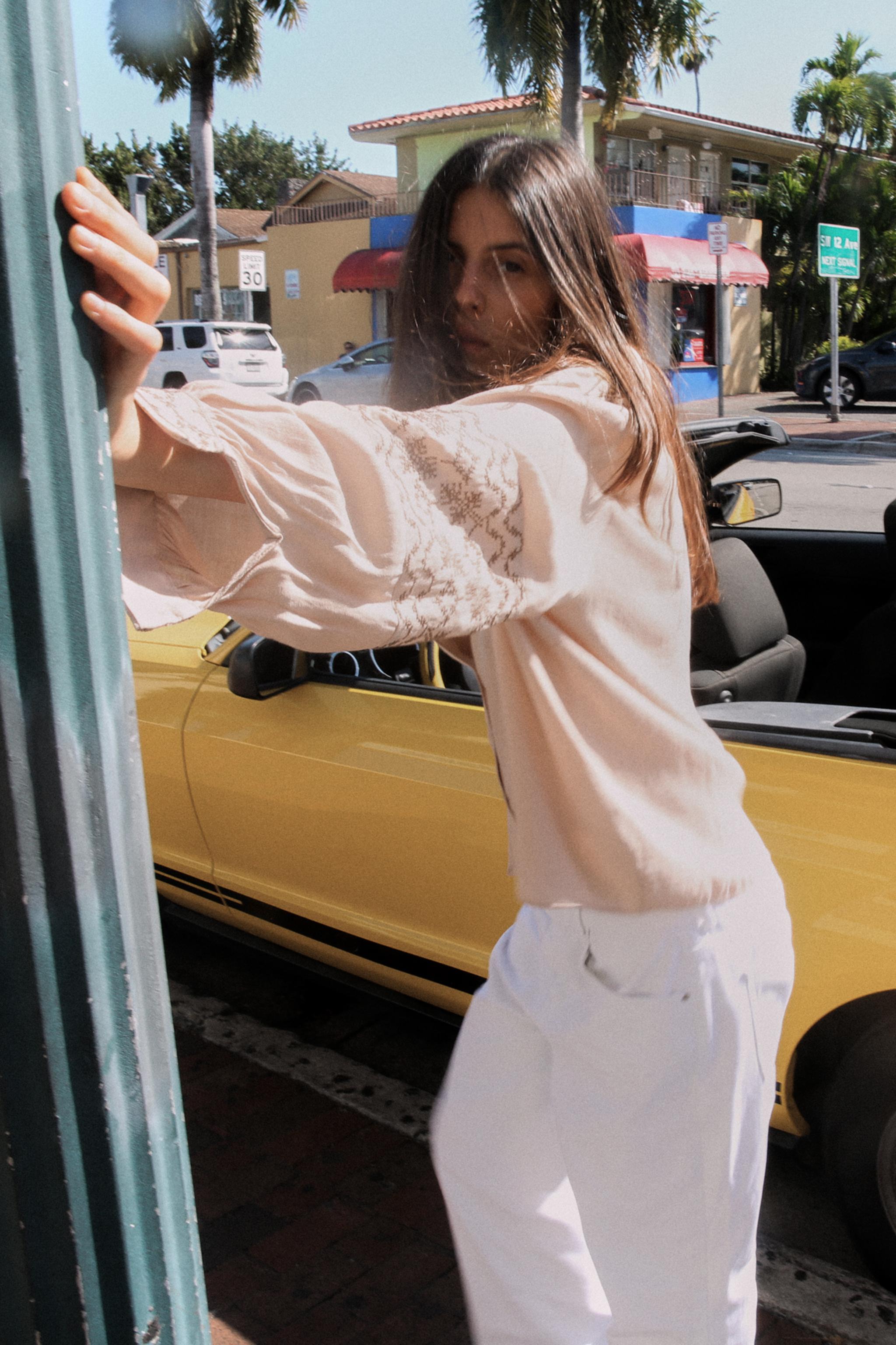 エンブロイダリー ブラウス - ピンクベージュ | ZARA Japan / 日本