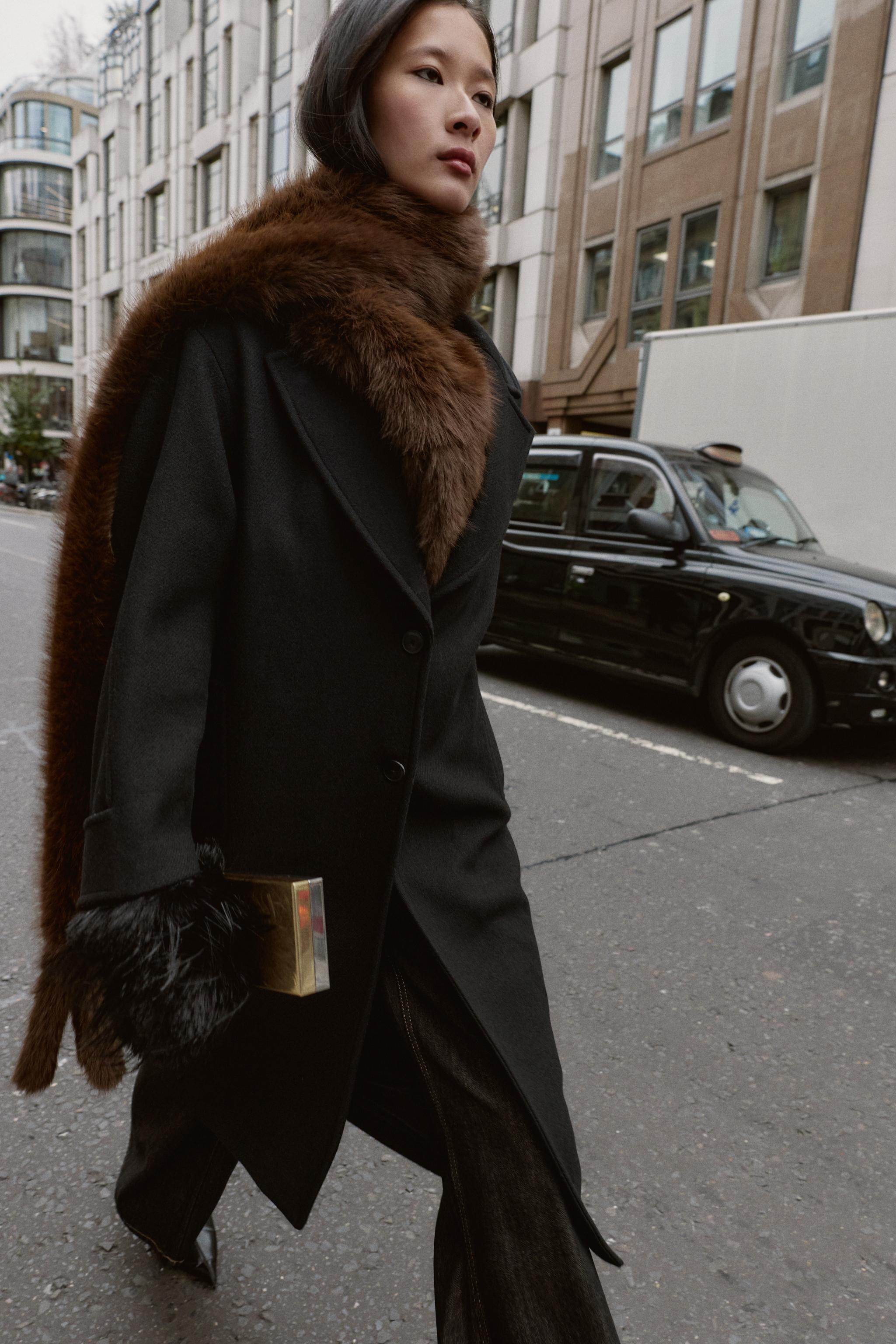 OVERSIZED COAT WITH CONTRAST CUFFS