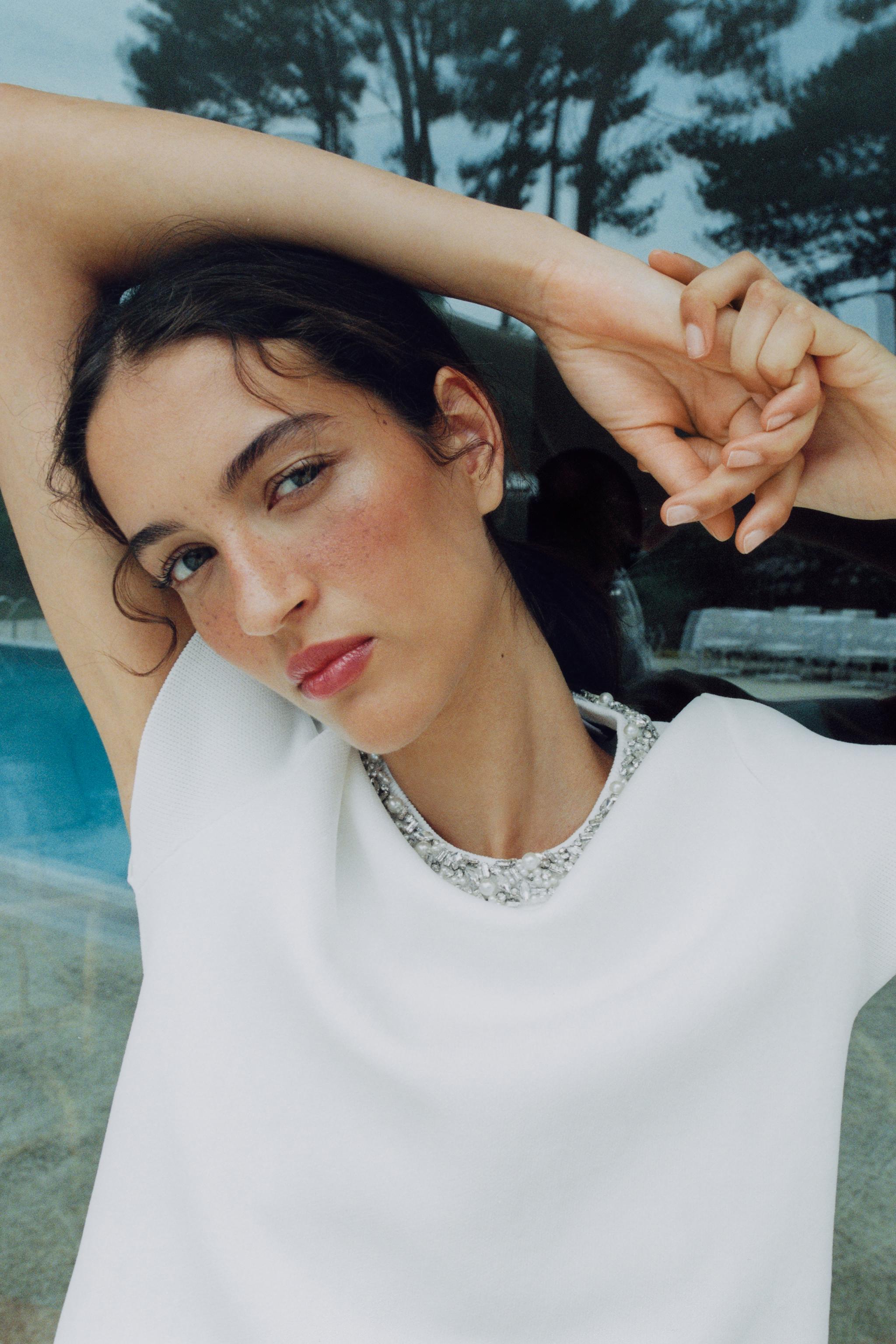 JEWEL BEAD KNIT TOP — White