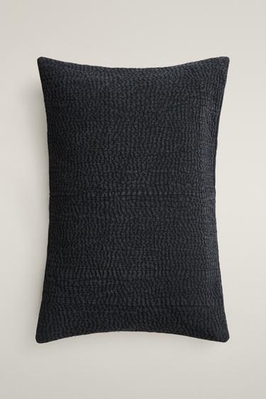 KISSENBEZUG TAGESDECKE MIT RAFFUNGEN - Blau von Zara - Bild 0
