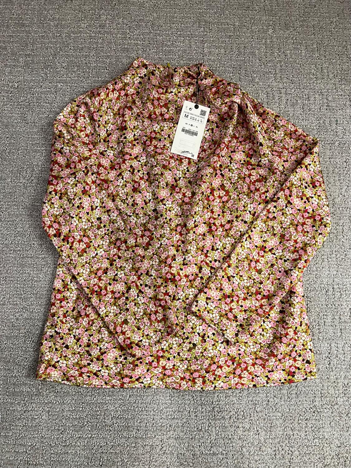 FLORAL DRAPED TOP
