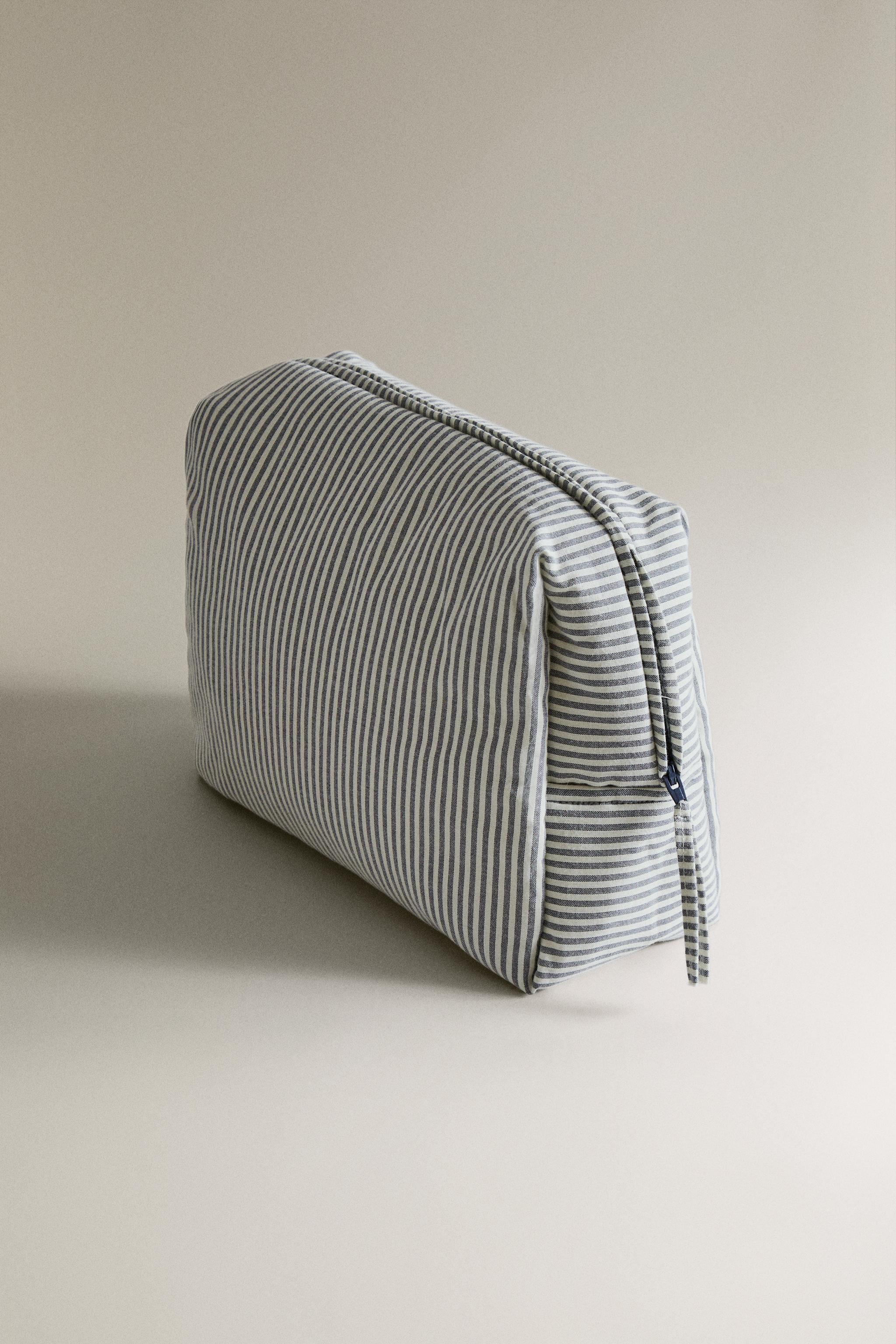 KIDS STRIPED MAKEUP BAG