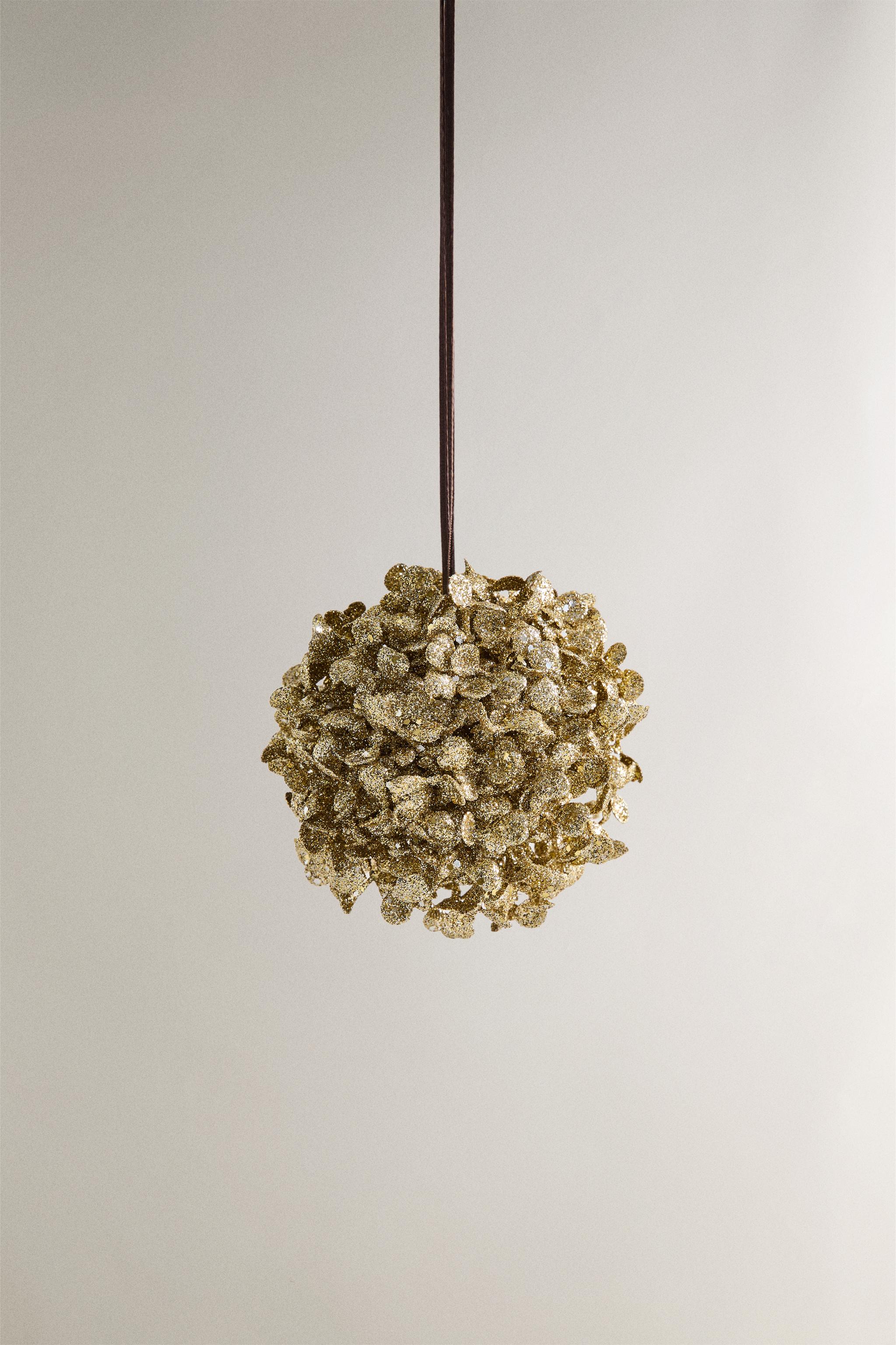 CHRISTMAS SHINY PETALS TREE ORNAMENT