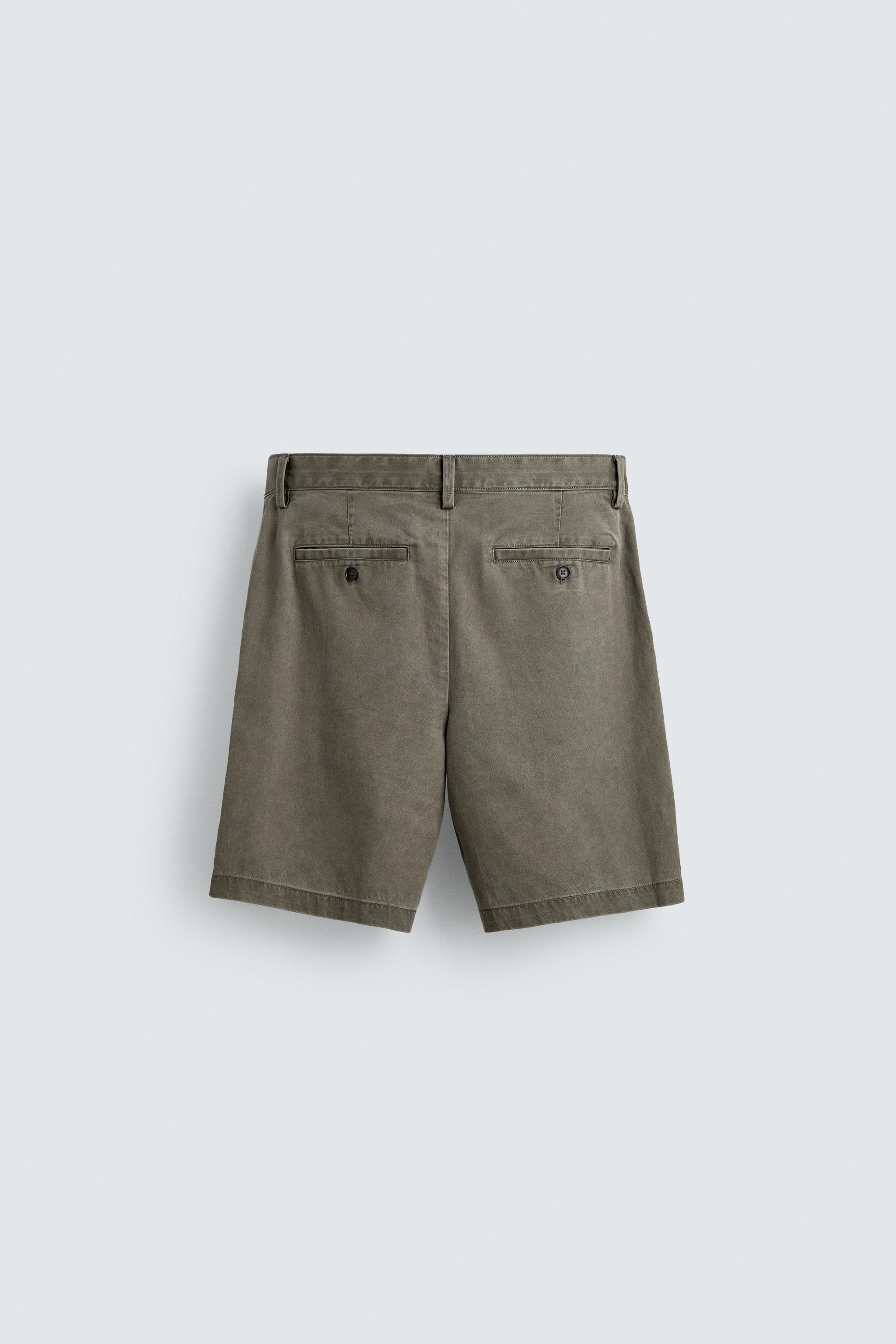 REGULAR FIT PLEATED SHORTS