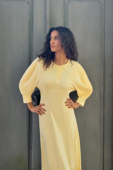 ROBE MIDI À BOUTONS - Jaune de Zara - Image 2