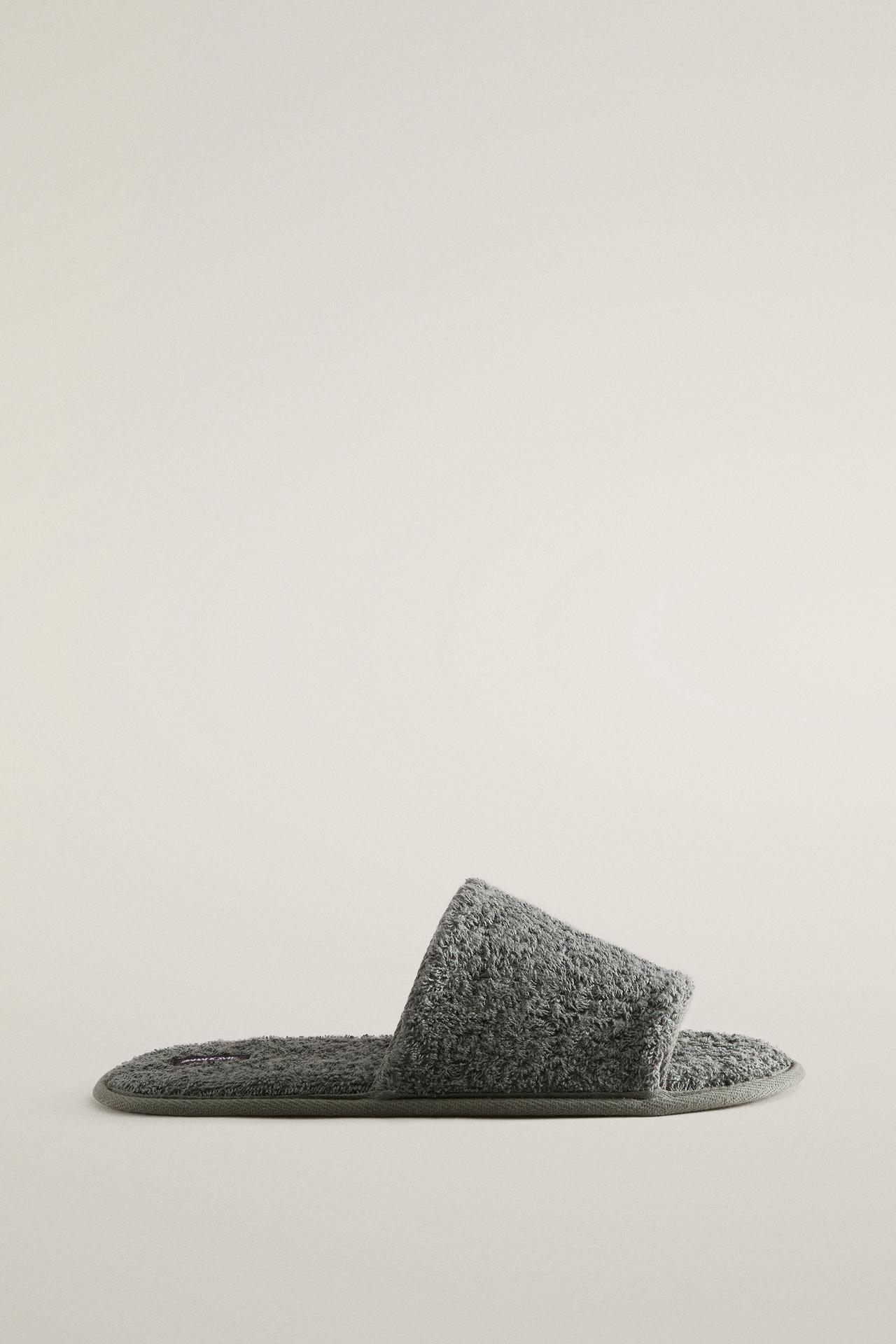 OPEN TERRY BATHROOM SLIPPERS — Khaki Green