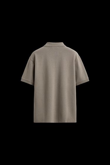 POLO REGULAR FIT ESTRUCTURA - Tostado de Zara