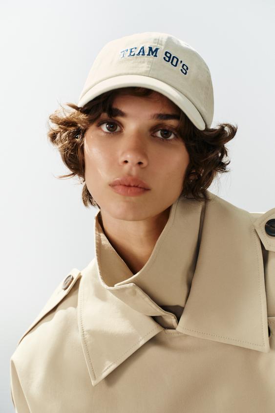 GORRA SARGA BORDADO CONTRASTE - Hielo de Zara - Imagen 0
