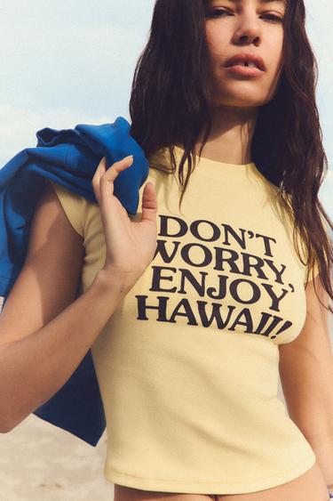 CAMISETA TEXTO - Amarillo de Zara