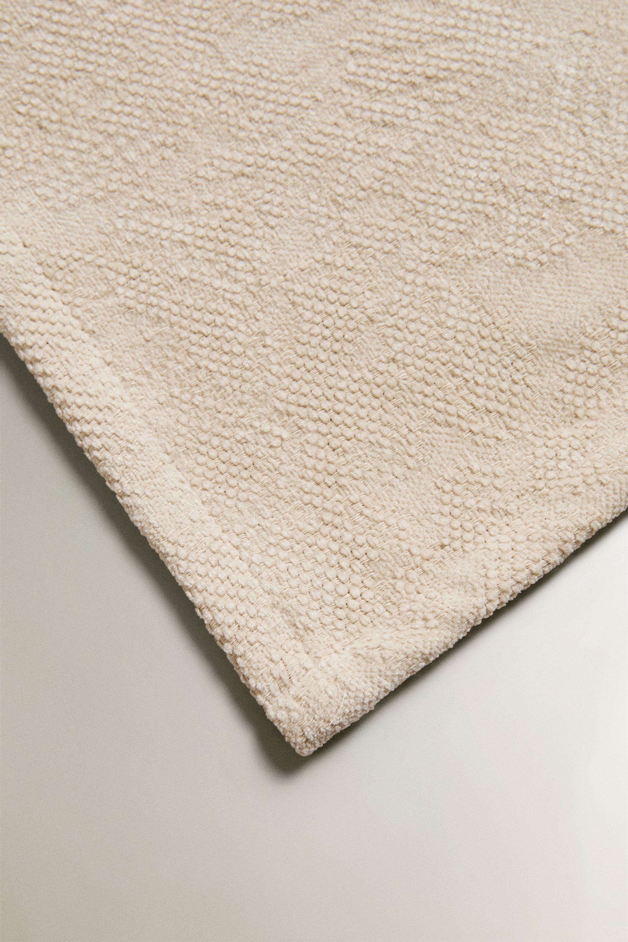 CHENILLE JACQUARD BLANKET — Ecru