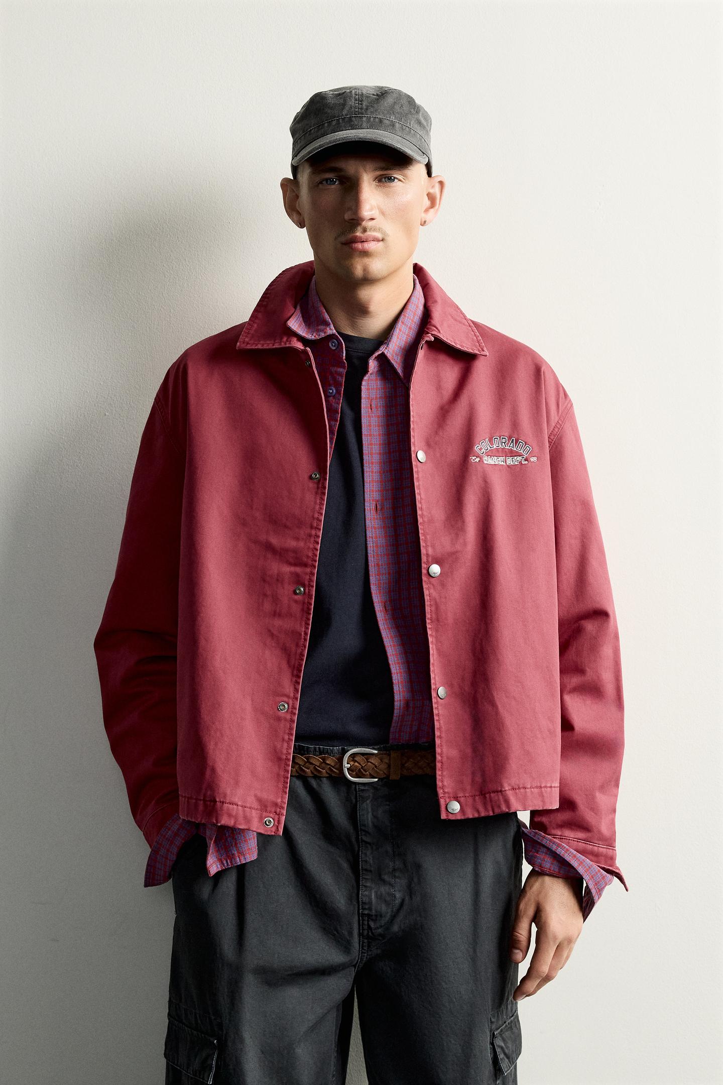 Мужская куртка Zara Relaxed Fit Embroidered Patch, цвет: Красный — фото 2