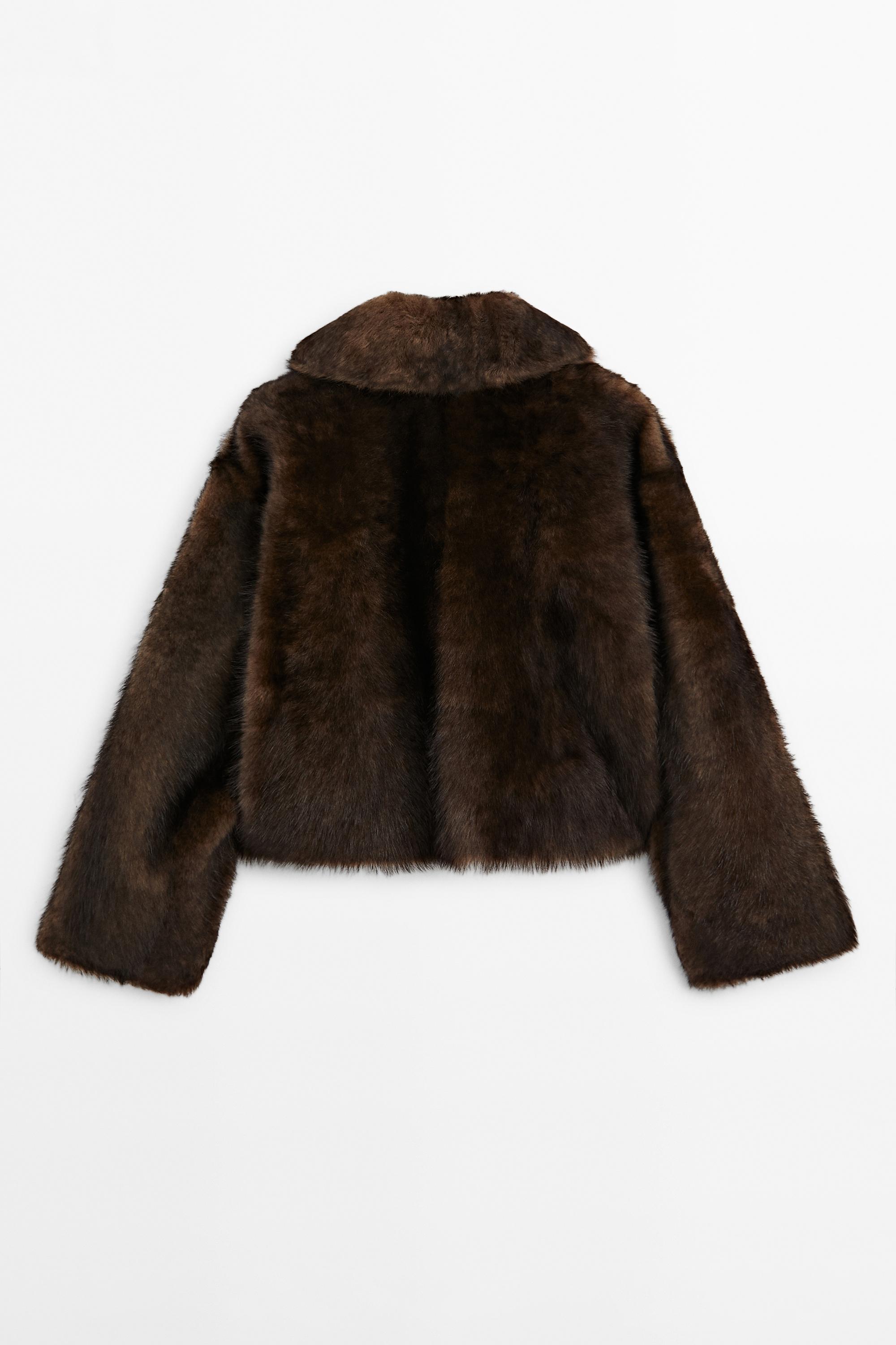 Manteau court en peau