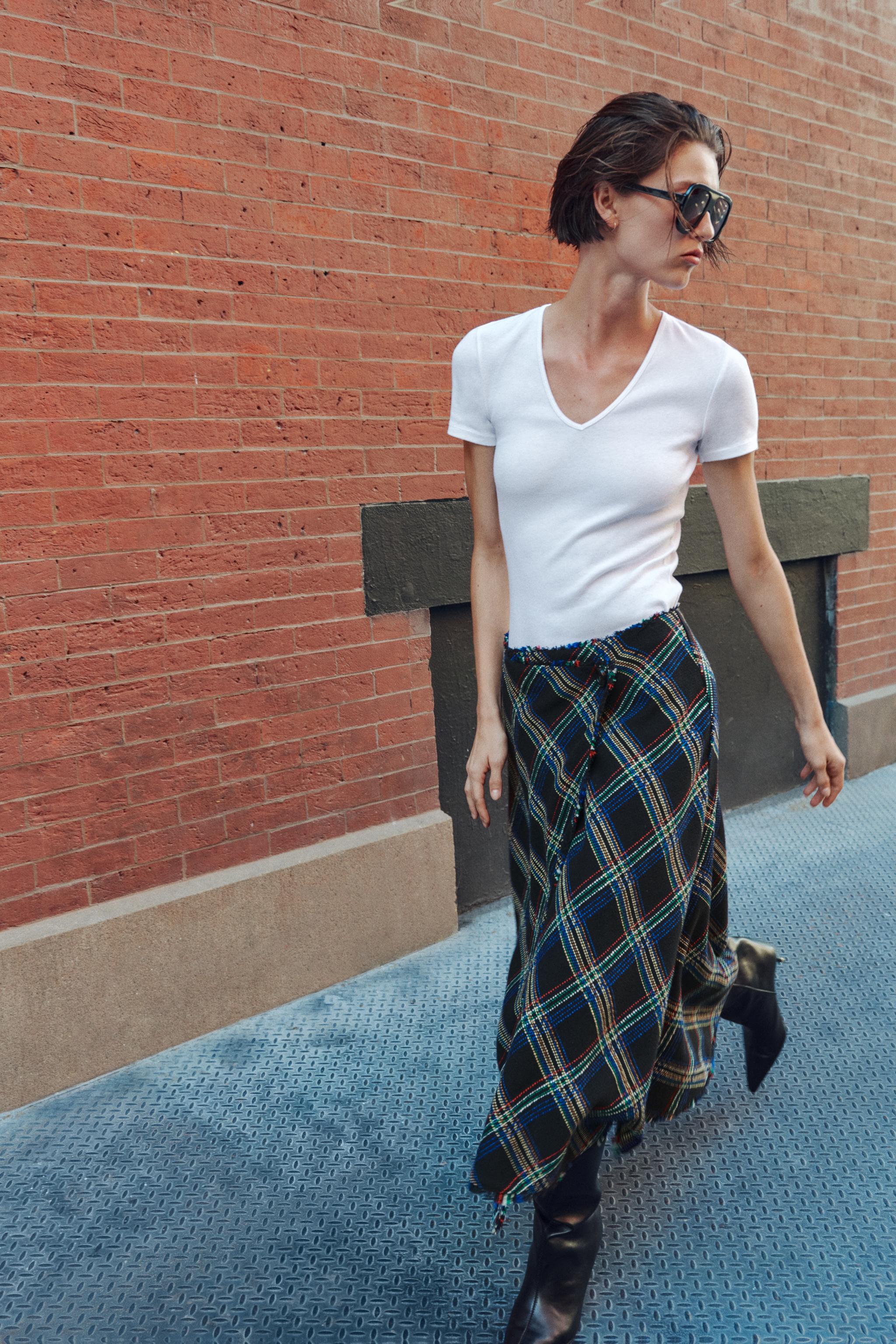 STRUCTURED PLAID MIDI SKIRT