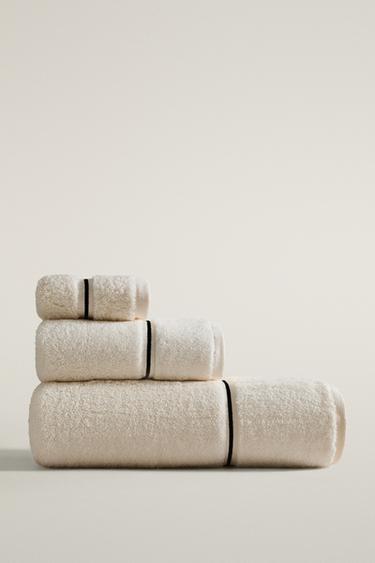 TOALHA DE BANHO COM FESTONÊ BORDADO - Cru / Preto da Zara