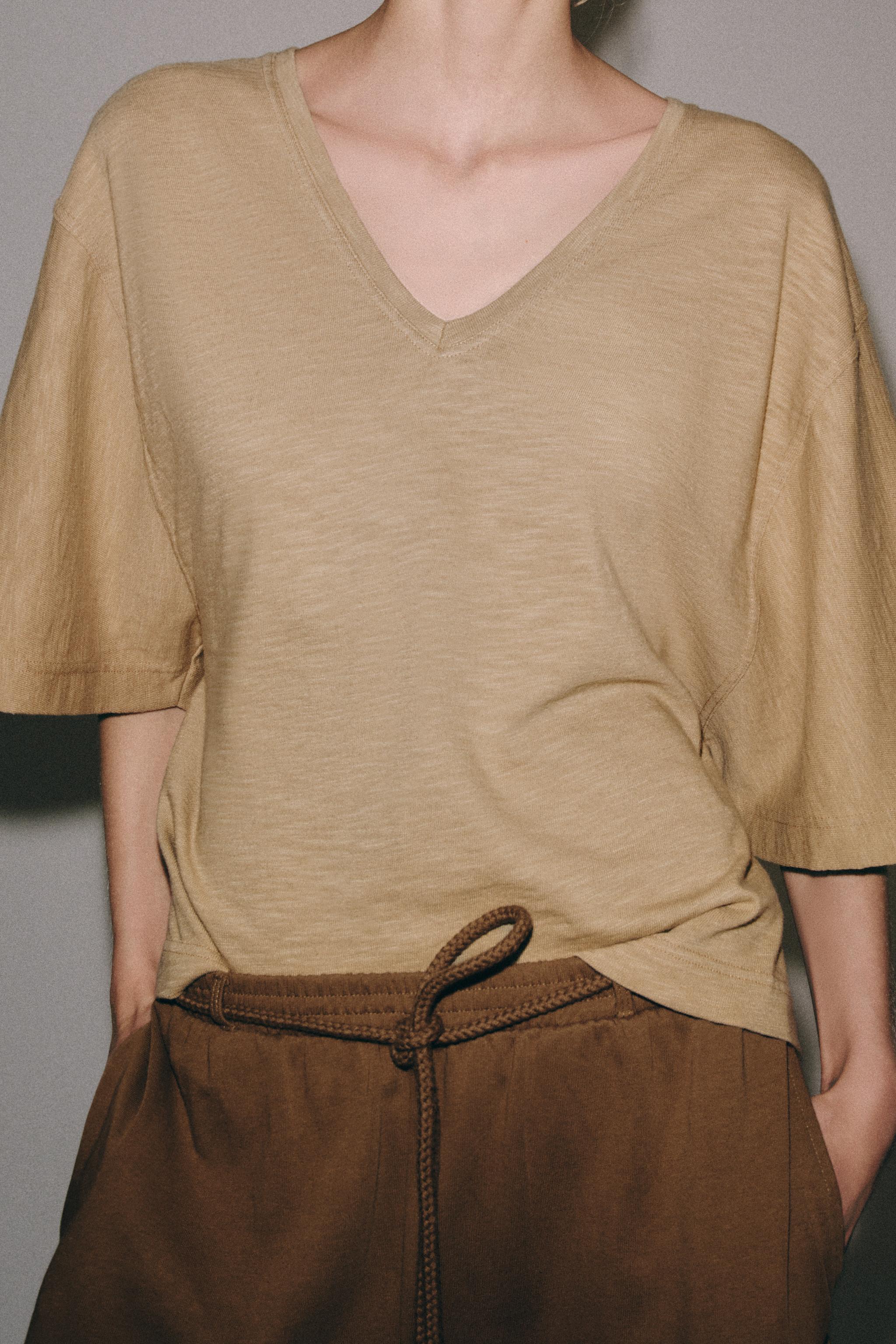 V-NECK T-SHIRT — taupe brown