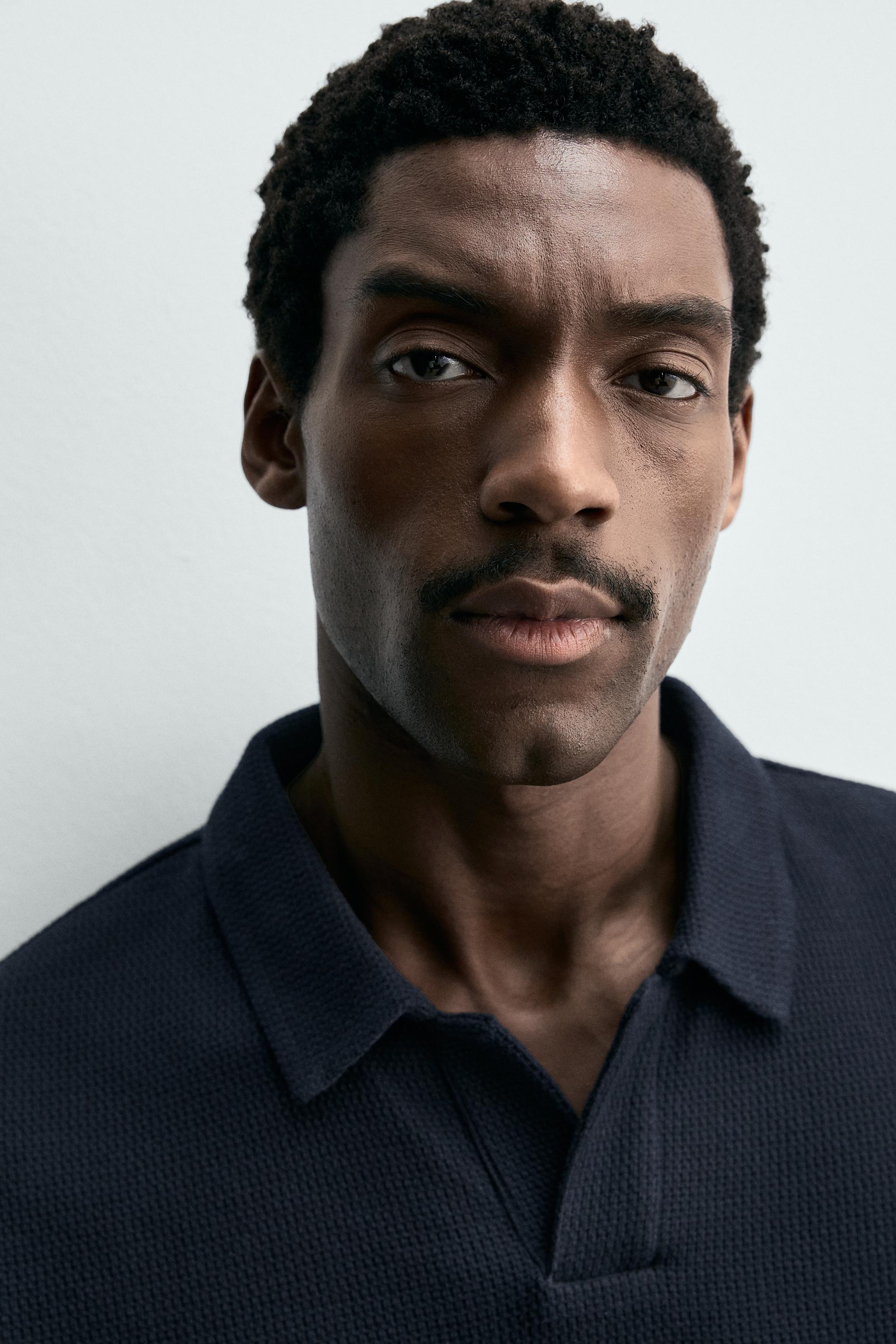 REGULAR FIT TEXTURED POLO