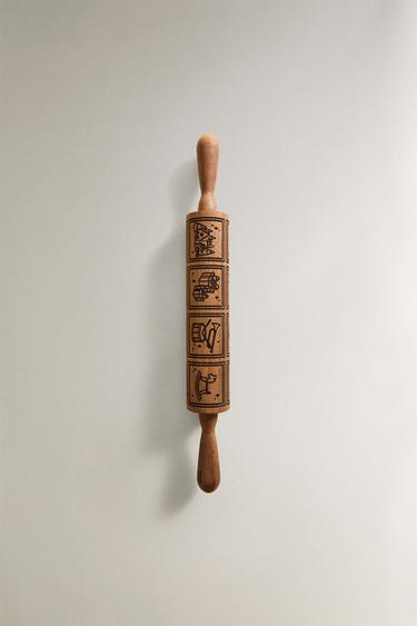 ACACIA WOOD ROLLING PIN WITH RAISED CHRISTMAS DESIGNS - Light beige by Zara - Image 0