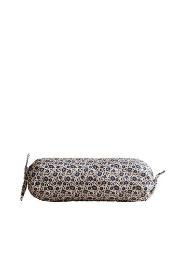 フローラル キッズクッションブルーZaraのフローラル キッズクッション - ブルー