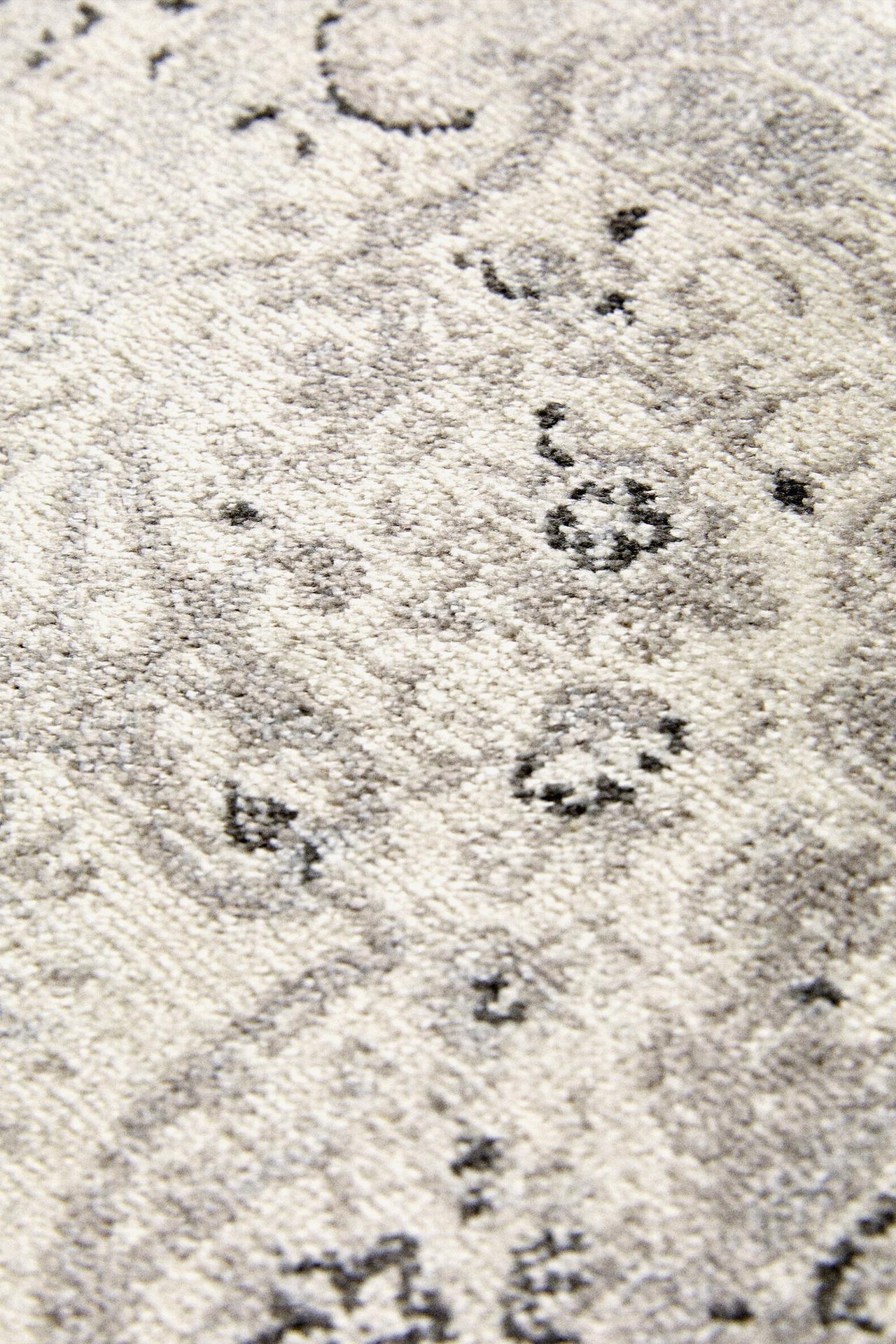 VINTAGE-EFFECT RUG — Beige
