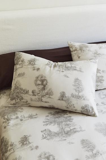 TAIE D’OREILLER SATIN TOILE DE JOUY - Gris clair de Zara - Image 5