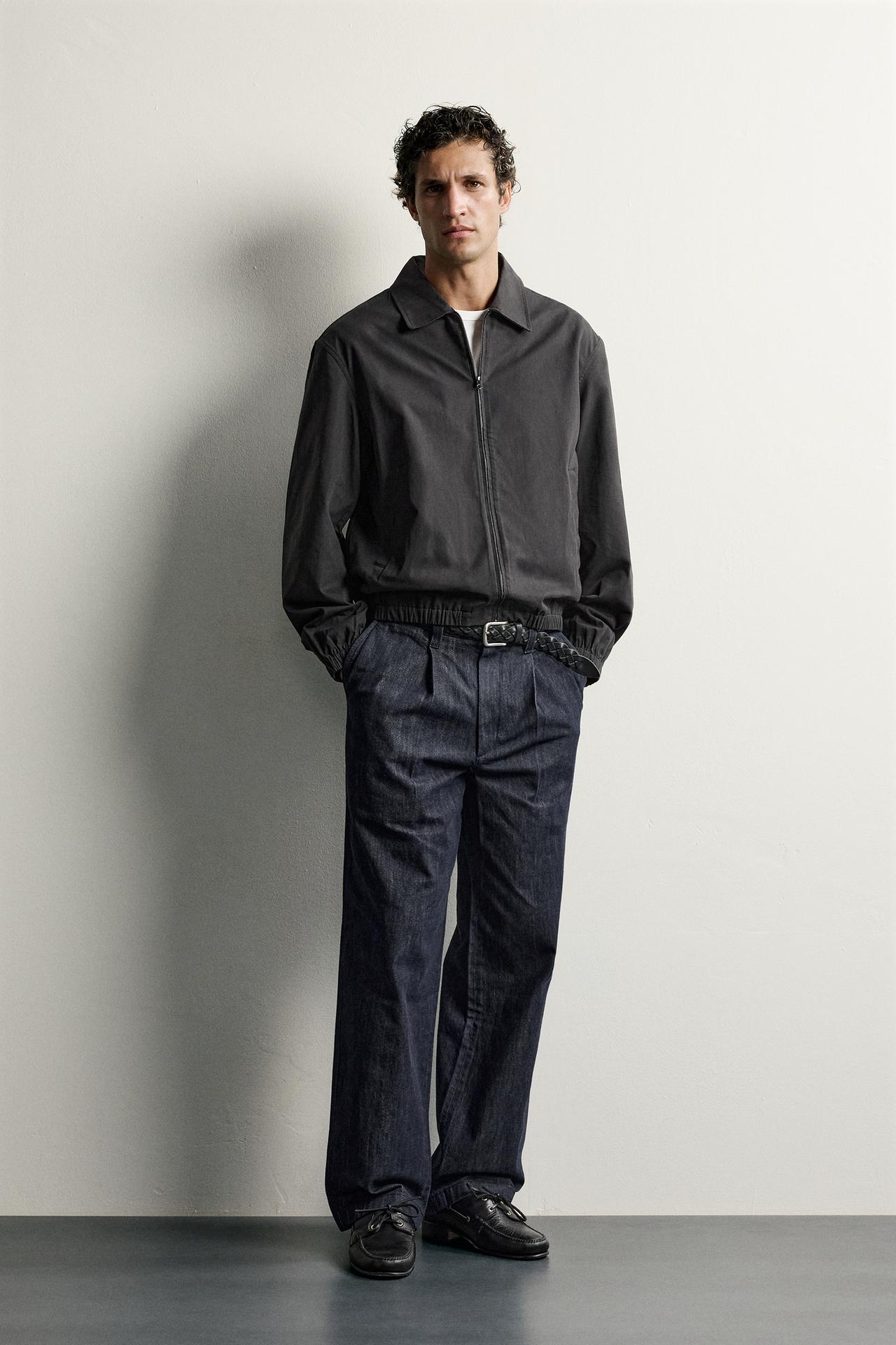PLEATED DENIM CHINO TROUSERS — Indigo