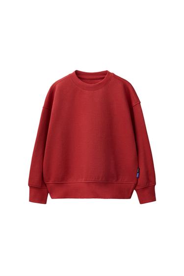 سويت شيرت بيزيك نص وبطاقة - أحمر الخاص بـ Zara