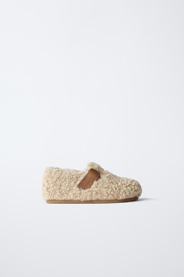 ВЗУТТЯ BAREFOOT З ОЗДОБЛЕННЯМ ПІД ОВЧИНУ - Білий екрю Zara