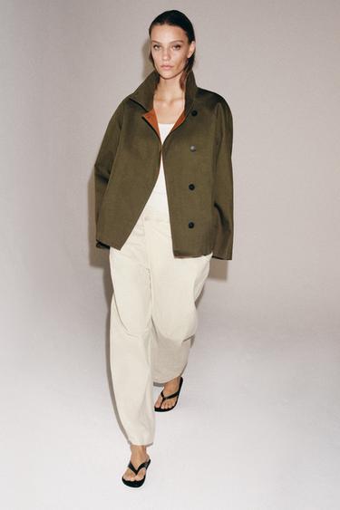 TRENCH CURTO COLO ALTO ZW COLLECTION - laranxa-verde de Zara