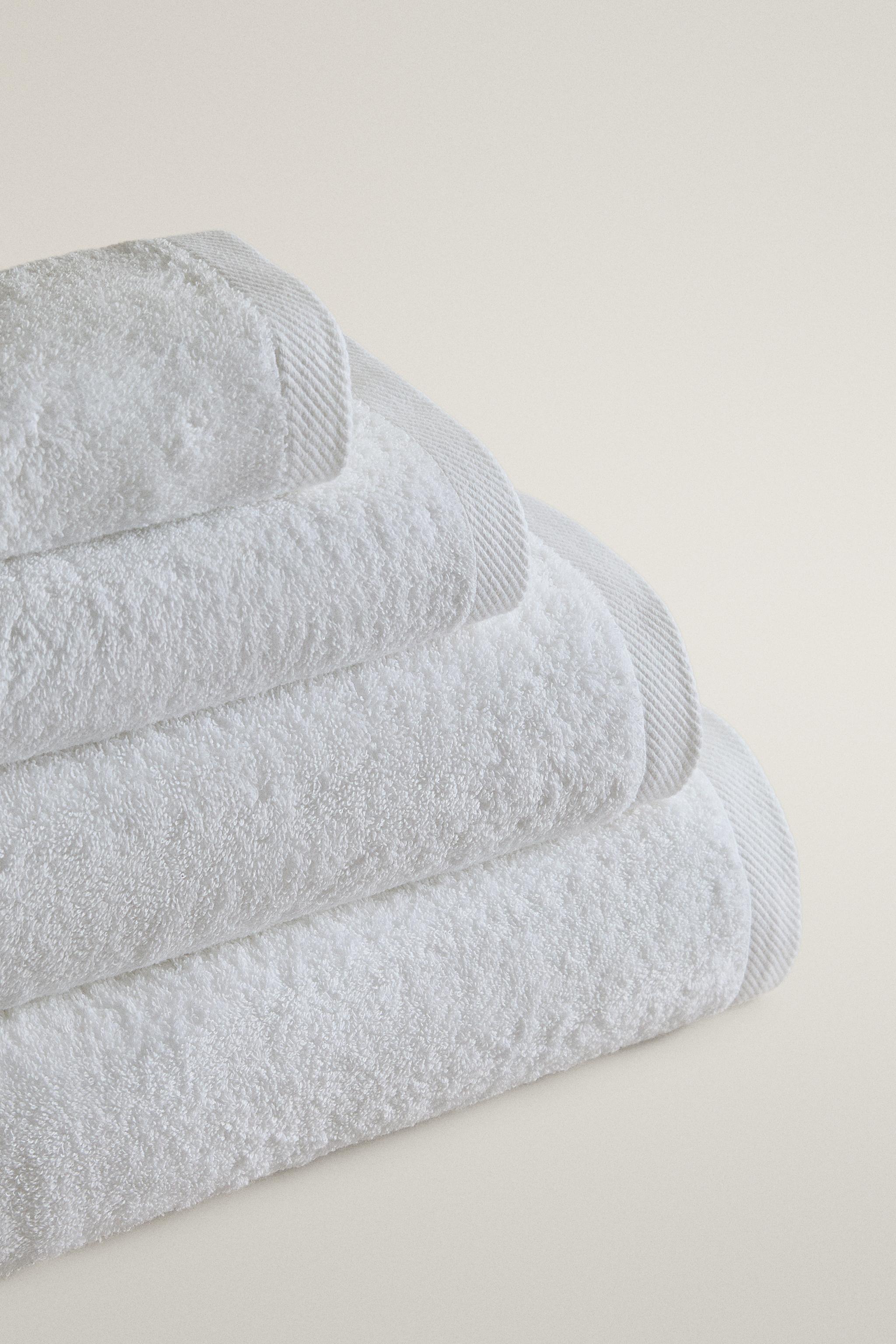 SOLID COTTON TERRYCLOTH BATH TOWEL (500 GSM) - White | ZARA United