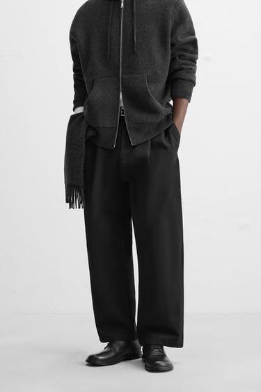 PANTALON À PLIS - Noir de Zara - Image 1