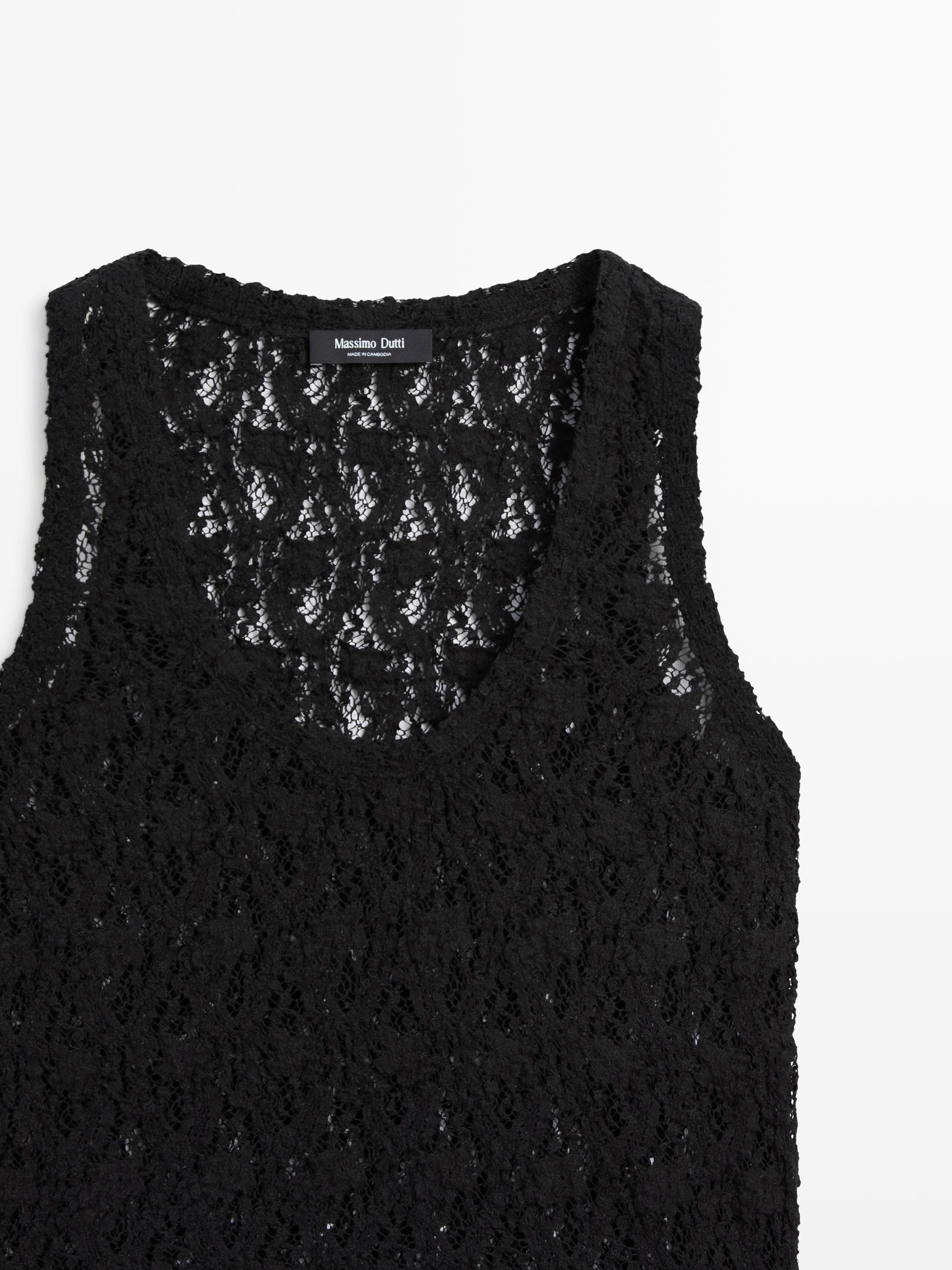 Round neck lace top