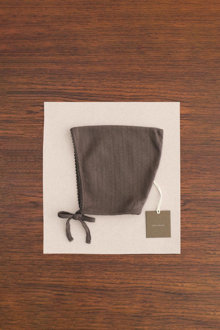 ZARA TIMELESS - POINTELLE KNIT BONNET