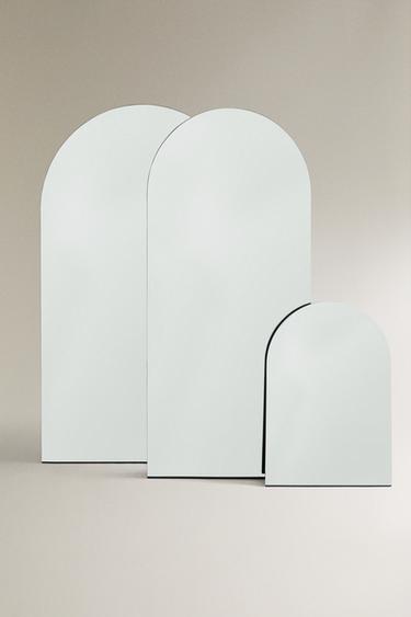 BUET STÅENDE SPEJL - Sort fra Zara - Billede 0