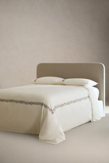 DRAP DE DESSUS SATIN BRODÉ FEUILLES - Vert de Zara - Image 1