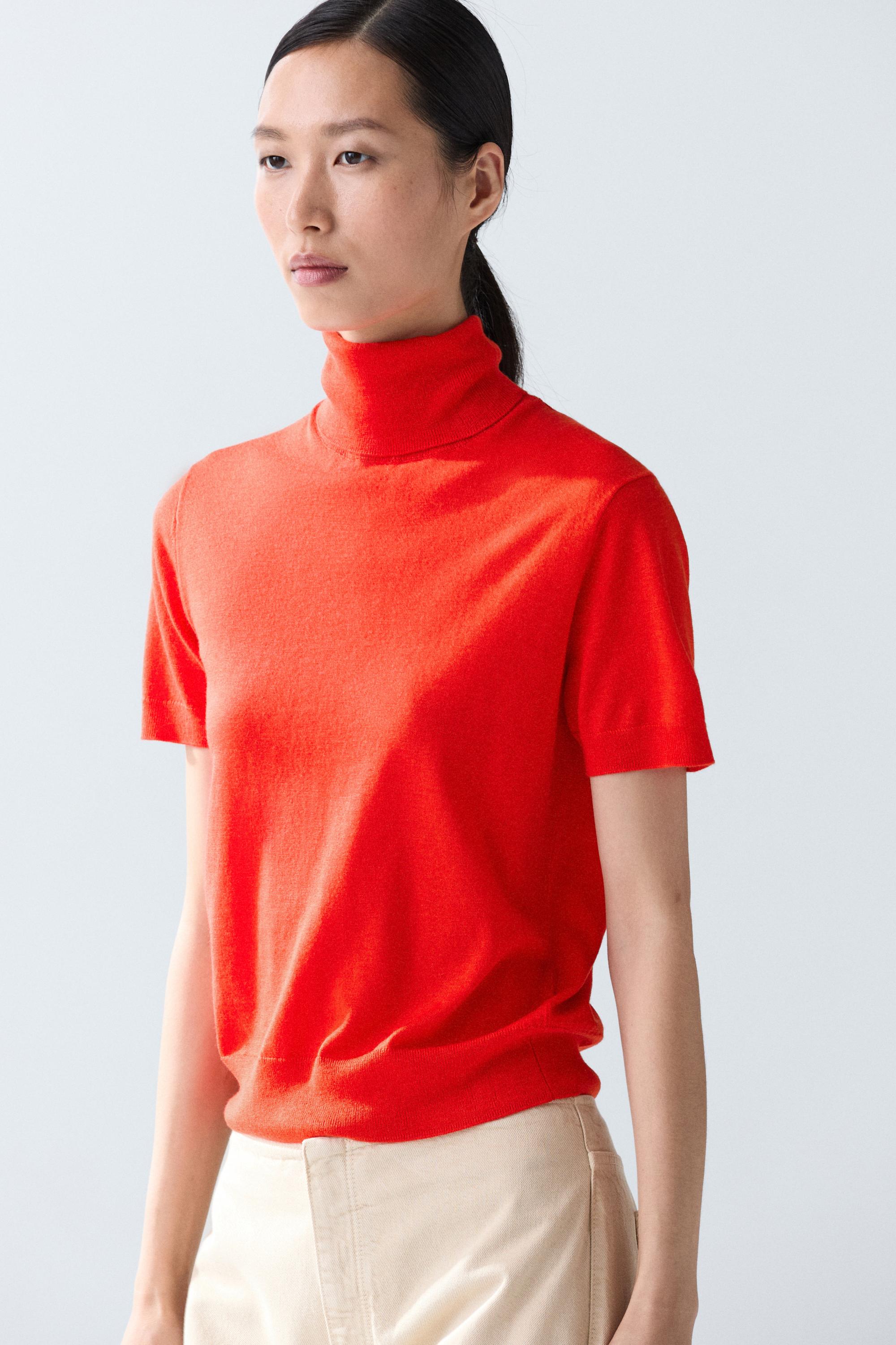 Turtleneck knit sweater — Neon pink