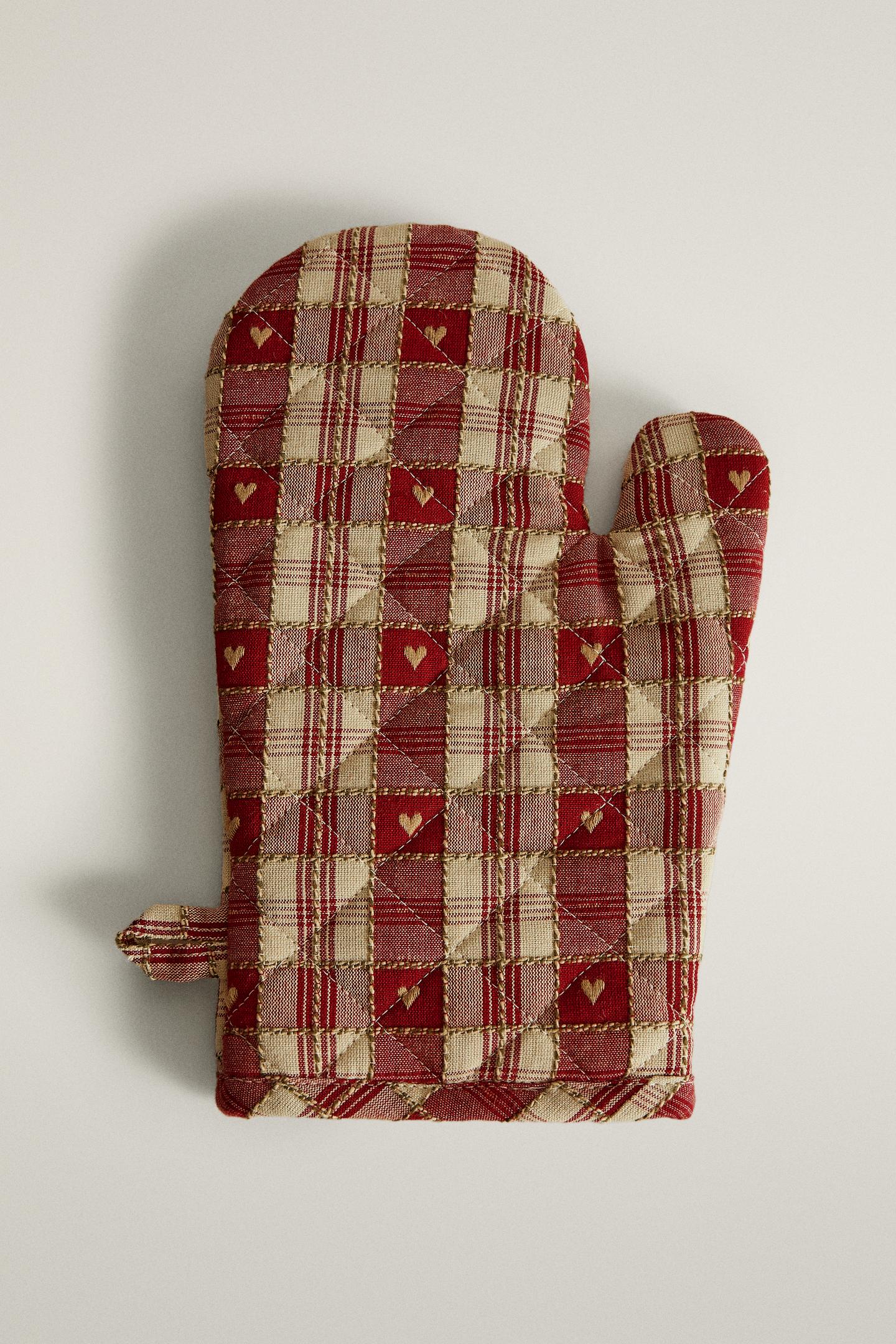 Женские аксессуары Zara Cotton Christmas Hearts and Check Kitchen Oven Mitt, цвет: Красный — фото 1