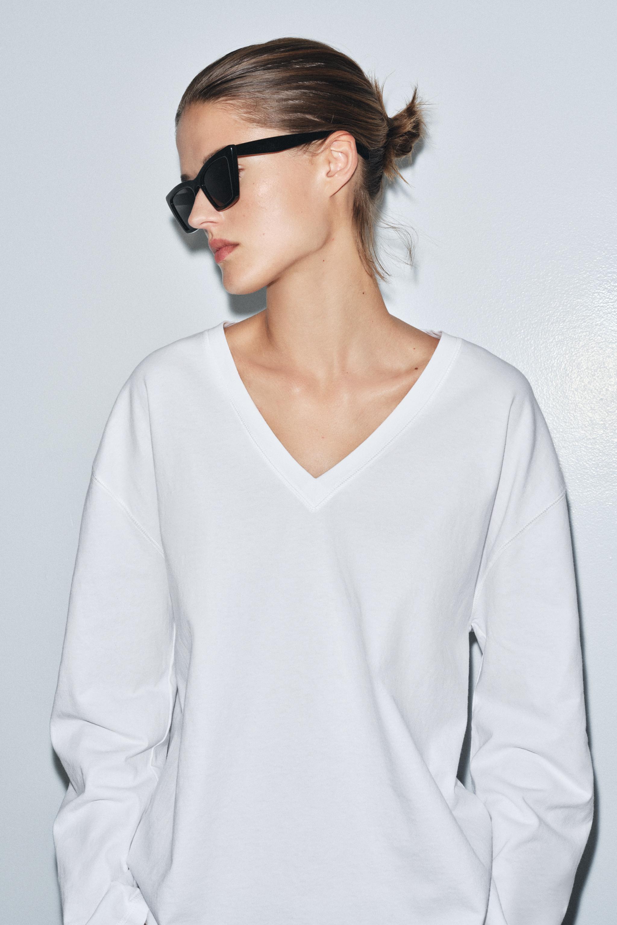 T-SHIRT RUSTIQUE COL EN V