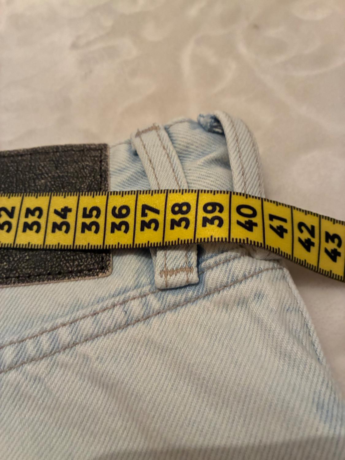 REGULAR FIT DENIM SHORTS - Image 4
