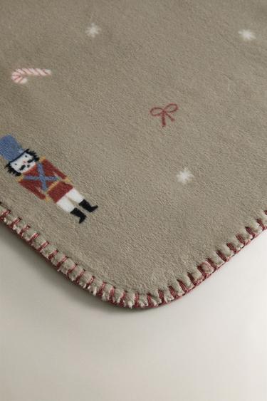 CHILDREN'S FLEECE CHRISTMAS NUTCRACKER BLANKET - Green by Zara - Image 1