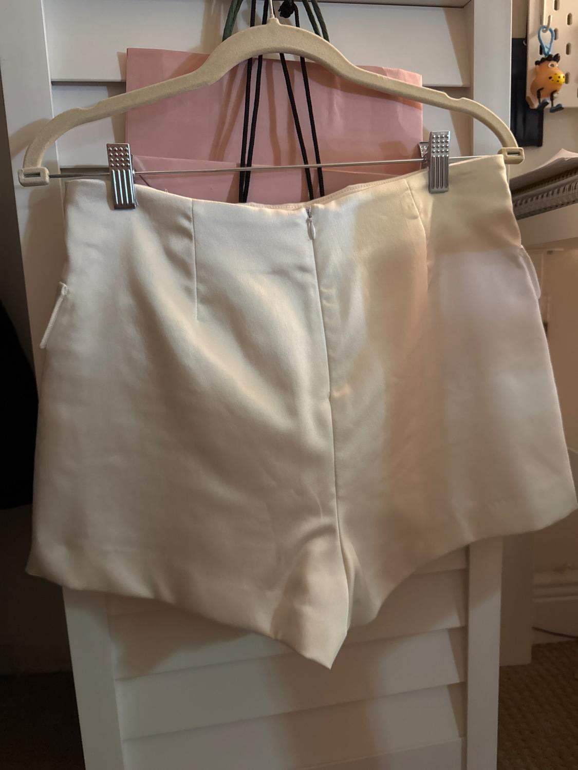 FALDA PANTALÓN SATINADA TAPETAS - Image 2